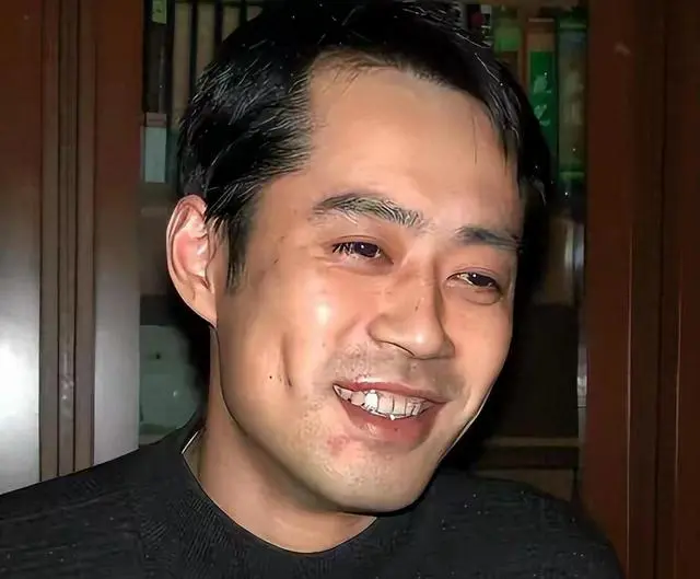 刘钧54岁未婚育有一女，戏里“渣爹天花板”戏外父女关系低调稳定 _ 资讯配图