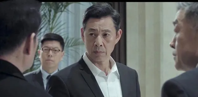 沙瑞金窗边凝视高育良被带走瞬间的官场逻辑 _ 资讯配图 沙瑞金窗边凝视高育良被带走瞬间的官场逻辑 _ 资讯配图